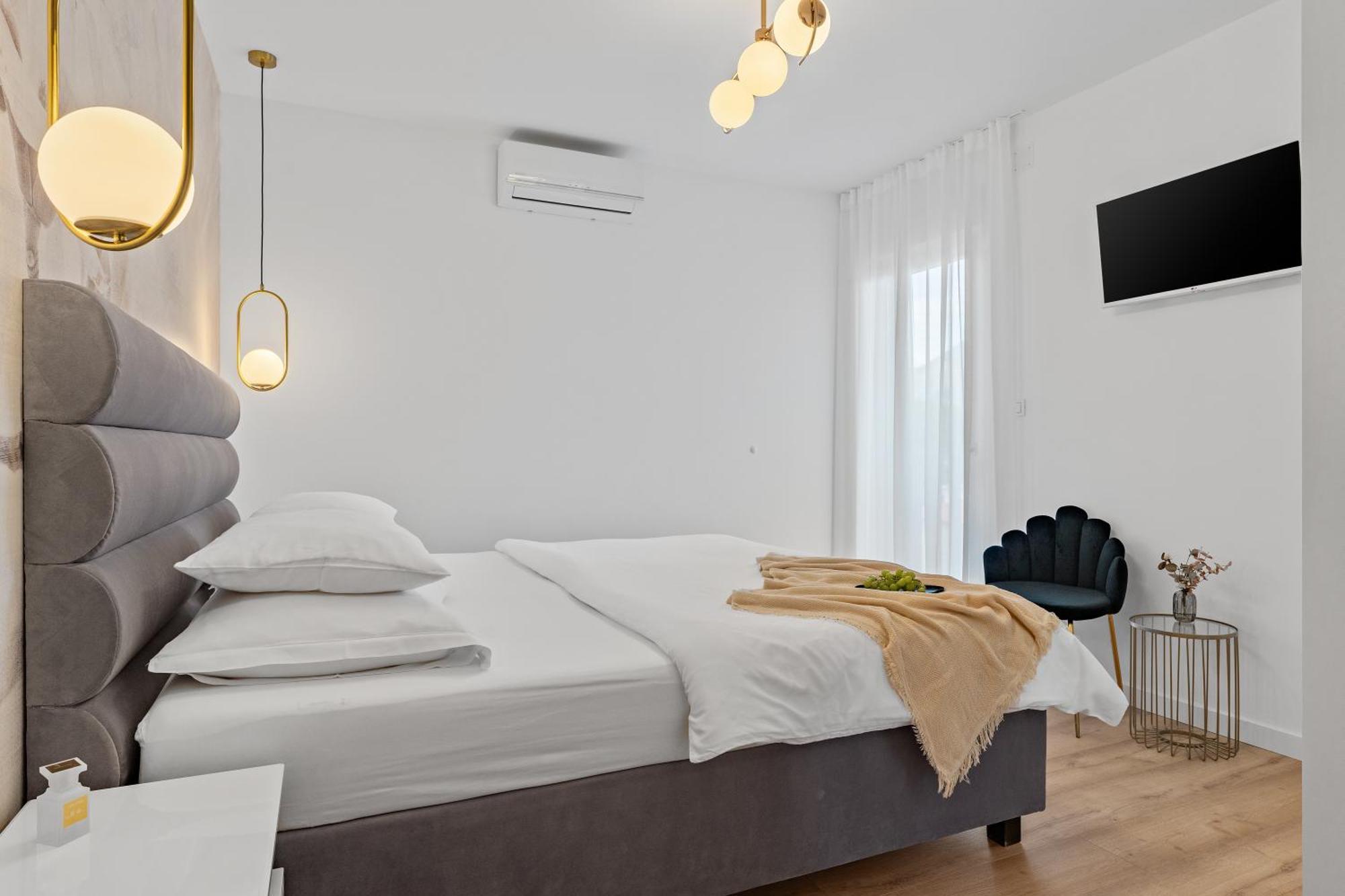 Apartments Bakota Omis Exterior photo