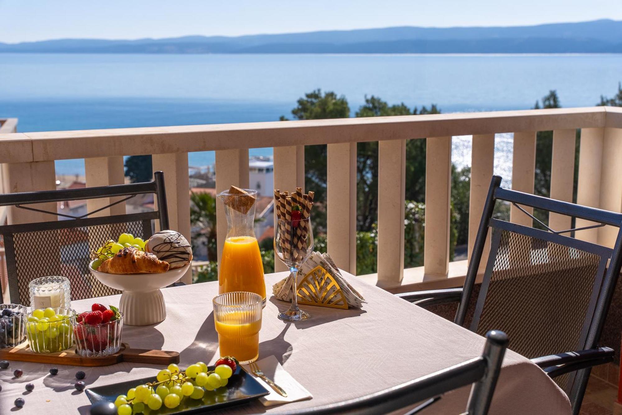 Apartments Bakota Omis Exterior photo