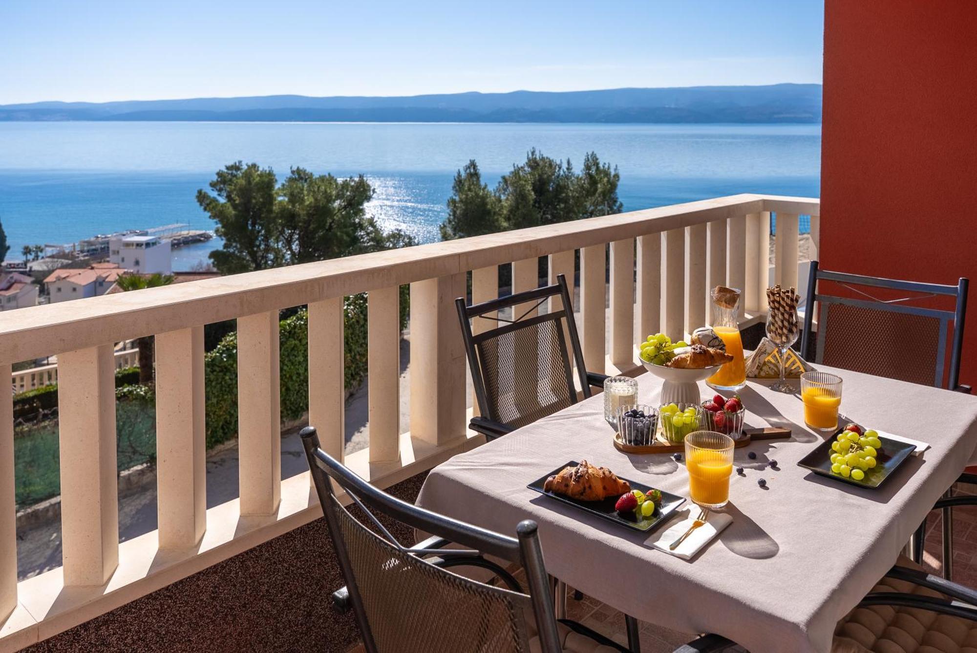 Apartments Bakota Omis Exterior photo